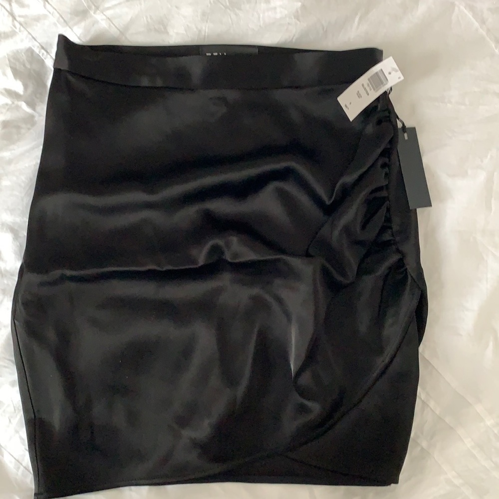 Aritzia skirt